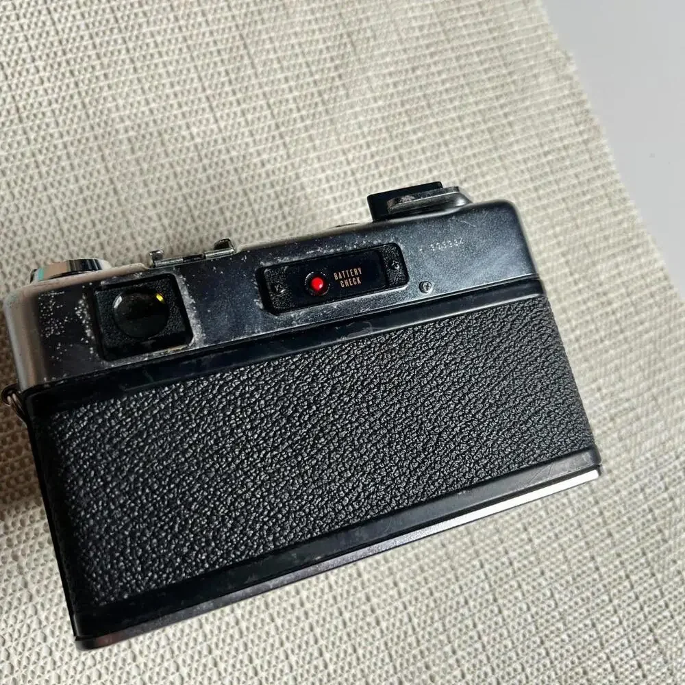 Vintage Yashica Electro 35 GSN Rangefinder‎ Camera w/ Yashinon 45mm f/1.7 Lens